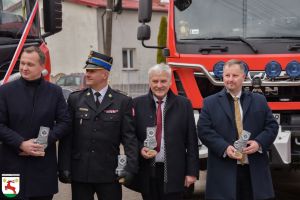 Oficjalnie przekazano nowy ciężki samochód ratowniczo-gaśniczy dla OSP w Kamionkach Dużych