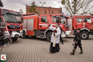 Oficjalnie przekazano nowy ciężki samochód ratowniczo-gaśniczy dla OSP w Kamionkach Dużych