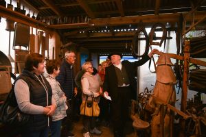 Wycieczka z Bobrowa w Regionalnej Izbie Historii i Tradycji