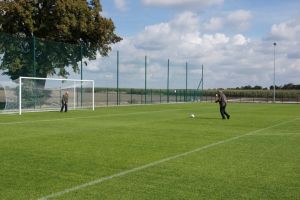 Budowa boiska trawiastego do piłki nożnej w Ostaszewie
