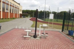 Rozbudowa parkingu o dodatkową powierzchnię parkingową wraz z modernizacją nawierzchni w Łysomicach oraz montaż siłowni...