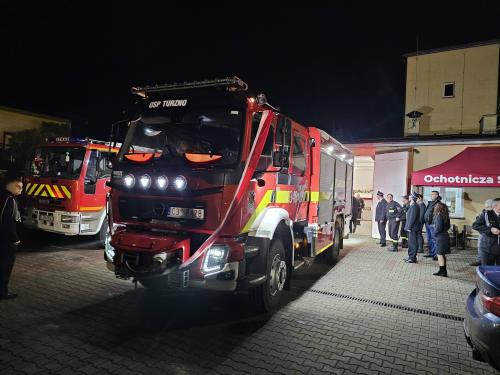 Nowy wóz strażacki dla OSP Turzno — inwestycja w bezpieczeństwo Gminy Łysomice