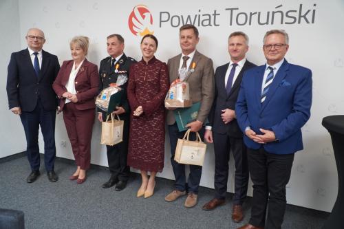 Medale za Zasługi dla Powiatu Toruńskiego dla mieszkańców Gminy Łysomic