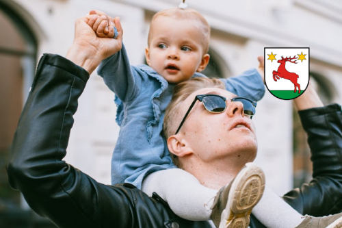 Tatusiowie coraz częściej z dzieckiem w domu
